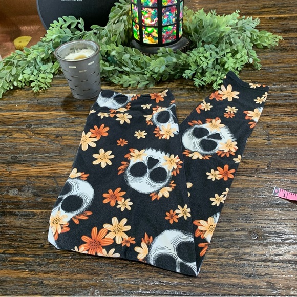 LuLaRoe TC Fright Club Floral Skull Halloween Leggings Tall Curvy - Picture 11 of 16
